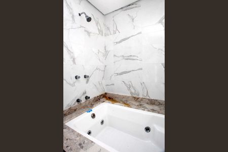 Casa à venda com 300m², 5 quartos e 5 vagasBanheiro Quarto 3 Suíte