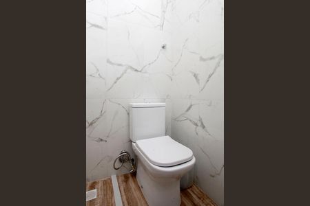 Casa à venda com 300m², 5 quartos e 5 vagasBanheiro Quarto 1 Suíte