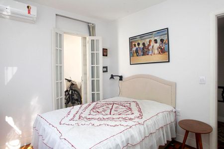 Casa à venda com 300m², 5 quartos e 5 vagasQuarto 4