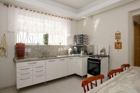 Casa à venda com 300m², 5 quartos e 5 vagasCozinha