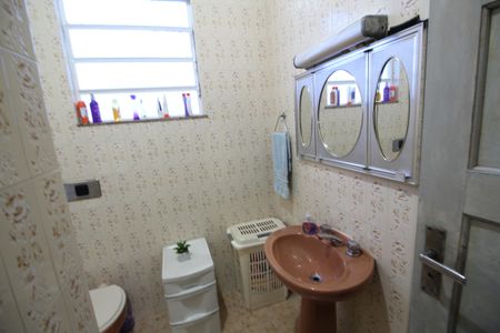 Casa à venda com 138m², 2 quartos e 1 vagaBanheiro Social