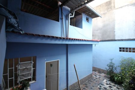 Casa à venda com 138m², 2 quartos e 1 vagaFundos