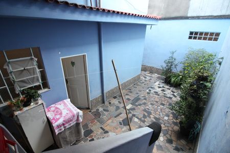 Casa à venda com 138m², 2 quartos e 1 vagaFundos