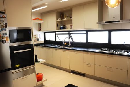 Apartamento à venda com 210m², 3 quartos e 2 vagasCozinha