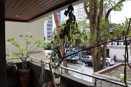 Apartamento à venda com 210m², 3 quartos e 2 vagasVista da Sacada