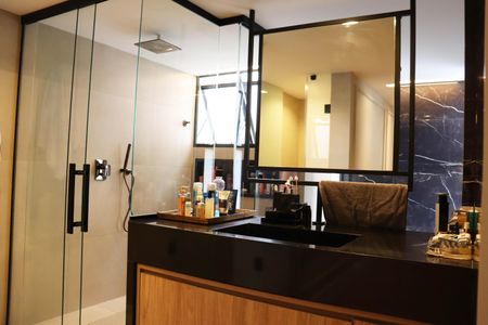 Apartamento à venda com 210m², 3 quartos e 2 vagasBanheiro da Suíte 2