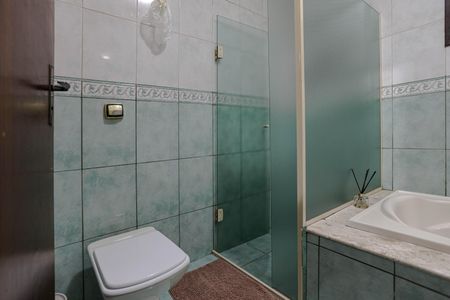 Casa para alugar com 270m², 4 quartos e 7 vagas Casa para alugar com 270m², 4 quartos e 7 vagasBanheiro da  Suíte