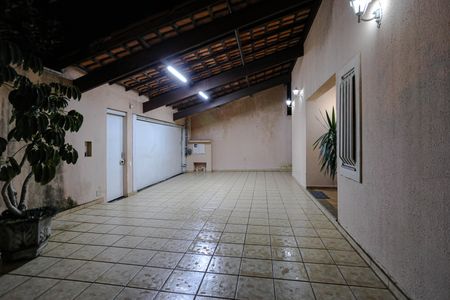 Casa para alugar com 270m², 4 quartos e 7 vagas Casa para alugar com 270m², 4 quartos e 7 vagasGaragem