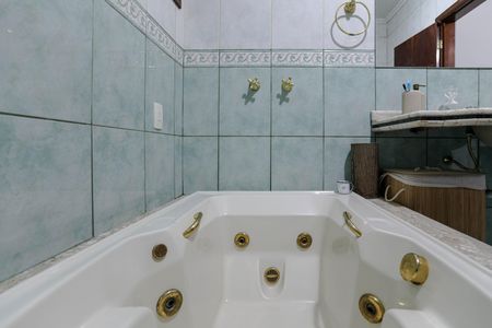 Casa para alugar com 270m², 4 quartos e 7 vagas Casa para alugar com 270m², 4 quartos e 7 vagasBanheiro da  Suíte