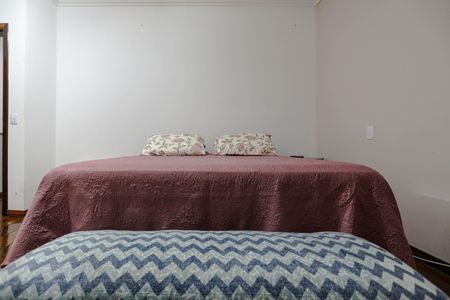 Casa para alugar com 270m², 4 quartos e 7 vagas Casa para alugar com 270m², 4 quartos e 7 vagasSuíte