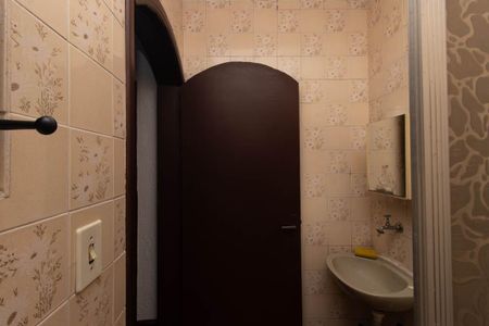 Casa à venda com 170m², 3 quartos e 3 vagas Casa à venda com 170m², 3 quartos e 3 vagasBanheiro de Serviço