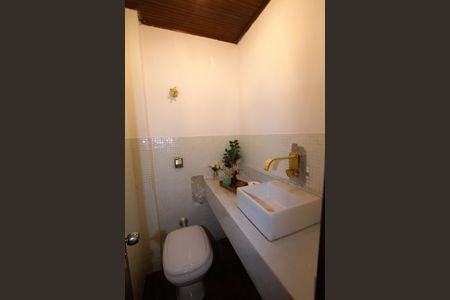 Apartamento à venda com 150m², 5 quartos e 2 vagas Apartamento à venda com 150m², 5 quartos e 2 vagasLavabo