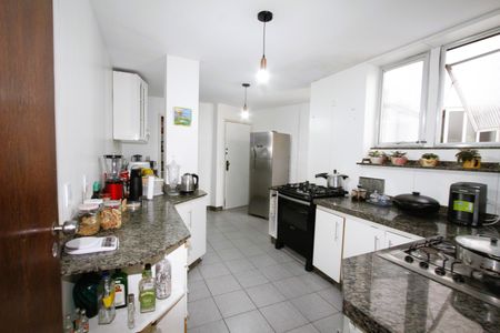 Apartamento à venda com 150m², 5 quartos e 2 vagasCozinha