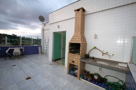 Apartamento à venda com 150m², 5 quartos e 2 vagas Apartamento à venda com 150m², 5 quartos e 2 vagasCobertura