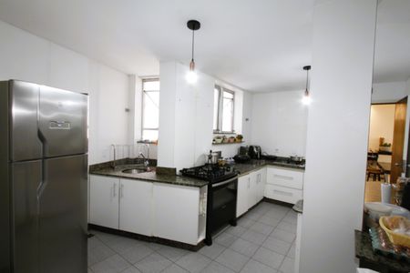 Apartamento à venda com 150m², 5 quartos e 2 vagasCozinha