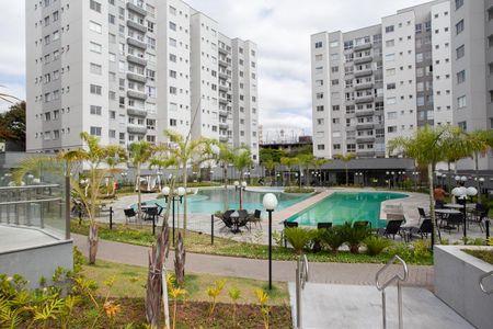 Apartamento à venda com 67m², 3 quartos e 2 vagas Apartamento à venda com 67m², 3 quartos e 2 vagasÁrea comum - Piscina