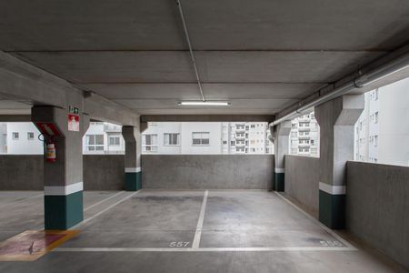 Apartamento à venda com 67m², 3 quartos e 2 vagas Apartamento à venda com 67m², 3 quartos e 2 vagasÁrea comum - Garagem