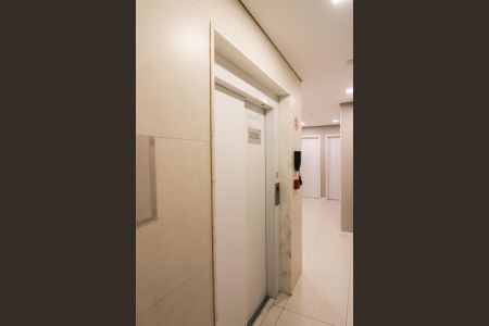 Apartamento à venda com 67m², 3 quartos e 2 vagas Apartamento à venda com 67m², 3 quartos e 2 vagasÁrea comum - Elevador