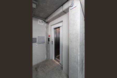 Apartamento à venda com 67m², 3 quartos e 2 vagas Apartamento à venda com 67m², 3 quartos e 2 vagasElevador Garagem
