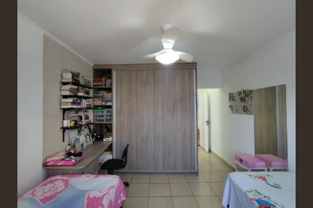 Casa à venda com 94m², 2 quartos e 2 vagas Casa à venda com 94m², 2 quartos e 2 vagasQuarto