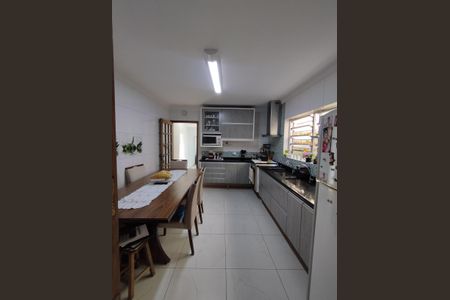Casa à venda com 94m², 2 quartos e 2 vagas Casa à venda com 94m², 2 quartos e 2 vagasCozinha - Armários