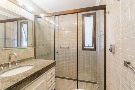 Apartamento para alugar com 154m², 3 quartos e 2 vagas Apartamento para alugar com 154m², 3 quartos e 2 vagasBanheiro da Suíte