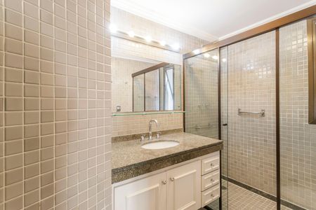 Apartamento para alugar com 154m², 3 quartos e 2 vagas Apartamento para alugar com 154m², 3 quartos e 2 vagasBanheiro da Suíte