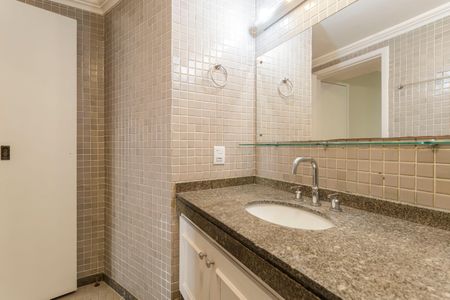 Apartamento para alugar com 154m², 3 quartos e 2 vagas Apartamento para alugar com 154m², 3 quartos e 2 vagasBanheiro da Suíte