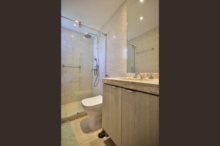 Apartamento à venda com 210m², 3 quartos e 3 vagas Apartamento à venda com 210m², 3 quartos e 3 vagasBanheiro Suíte 1