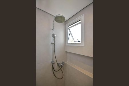 Apartamento à venda com 210m², 3 quartos e 3 vagas Apartamento à venda com 210m², 3 quartos e 3 vagasChuveiro do banheiro da Suíte 3