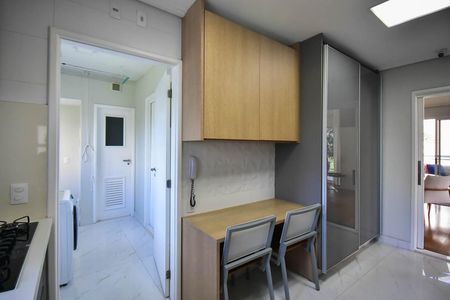 Apartamento à venda com 210m², 3 quartos e 3 vagas Apartamento à venda com 210m², 3 quartos e 3 vagasCozinha