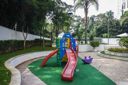 Apartamento à venda com 210m², 3 quartos e 3 vagas Apartamento à venda com 210m², 3 quartos e 3 vagasPlayground
