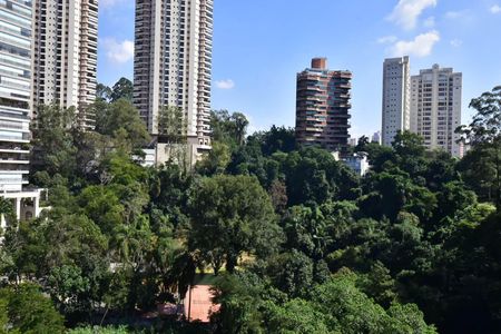 Apartamento à venda com 210m², 3 quartos e 3 vagas Apartamento à venda com 210m², 3 quartos e 3 vagasVista da Suíte 1