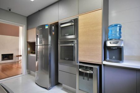 Apartamento à venda com 210m², 3 quartos e 3 vagas Apartamento à venda com 210m², 3 quartos e 3 vagasCozinha