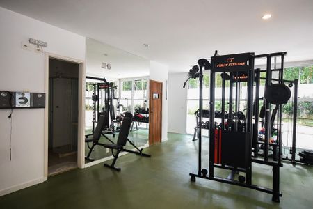 Apartamento à venda com 210m², 3 quartos e 3 vagas Apartamento à venda com 210m², 3 quartos e 3 vagasAcademia