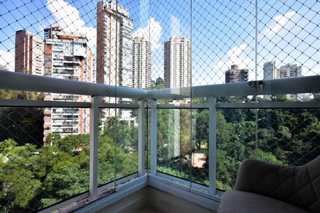 Apartamento à venda com 210m², 3 quartos e 3 vagas Apartamento à venda com 210m², 3 quartos e 3 vagasVaranda da Suíte 2