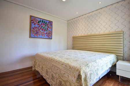 Apartamento à venda com 210m², 3 quartos e 3 vagas Apartamento à venda com 210m², 3 quartos e 3 vagasSuíte 2