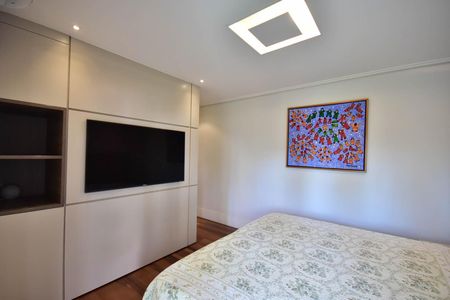 Apartamento à venda com 210m², 3 quartos e 3 vagas Apartamento à venda com 210m², 3 quartos e 3 vagasSuíte 2