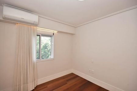 Apartamento à venda com 210m², 3 quartos e 3 vagas Apartamento à venda com 210m², 3 quartos e 3 vagasSuíte 3