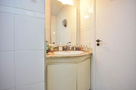 Apartamento à venda com 70m², 2 quartos e 1 vaga Apartamento à venda com 70m², 2 quartos e 1 vagaBanheiro Suíte