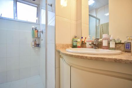 Apartamento à venda com 70m², 2 quartos e 1 vaga Apartamento à venda com 70m², 2 quartos e 1 vagaBanheiro Suíte