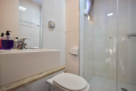 Apartamento à venda com 70m², 2 quartos e 1 vaga Apartamento à venda com 70m², 2 quartos e 1 vagaBanheiro