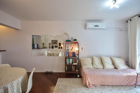 Apartamento à venda com 70m², 2 quartos e 1 vaga Apartamento à venda com 70m², 2 quartos e 1 vagaSala