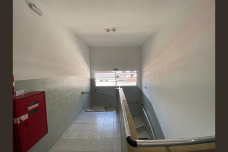 Apartamento para alugar com 40m², 1 quarto e sem vaga Apartamento para alugar com 40m², 1 quarto e sem vagaEscada