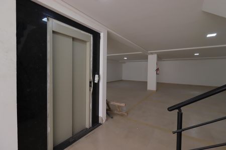 Apartamento à venda com 100m², 2 quartos e 1 vagaElevador