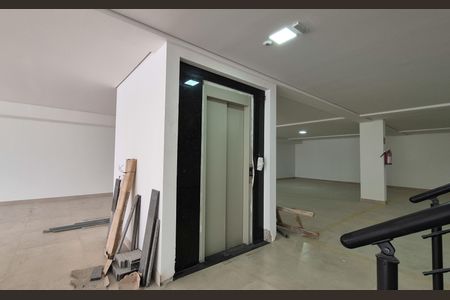 Apartamento à venda com 100m², 2 quartos e 1 vaga Apartamento à venda com 100m², 2 quartos e 1 vagaElevador