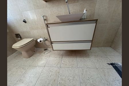 Casa à venda com 320m², 6 quartos e 3 vagasBanheiro da Suíte