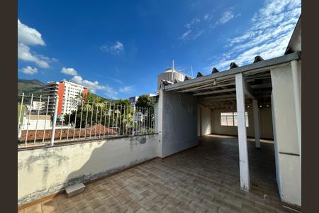 Casa à venda com 320m², 6 quartos e 3 vagasTerraço