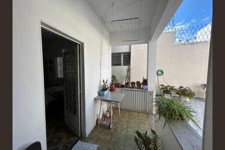 Casa à venda com 320m², 6 quartos e 3 vagasVaranda dos fundos