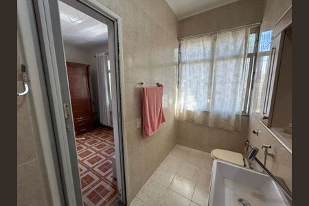 Casa à venda com 320m², 6 quartos e 3 vagasBanheiro da Suíte